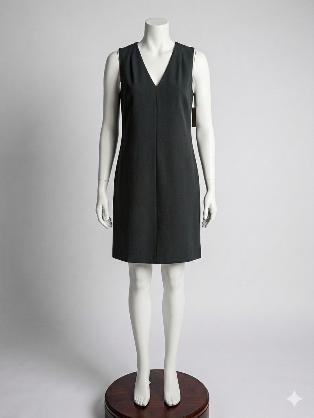 NWT Banana Republic Black Sleeveless V-Neck Shift Dress - Size 12 Old Money